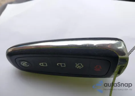 2018 Ford Escape Titanium из США, поврежденный, VIN 1FMCU9J92JUC49070